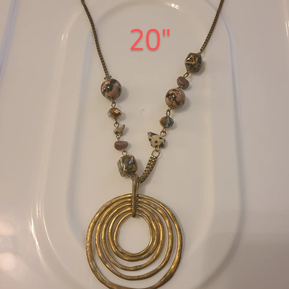 Necklace bundle - Picture 7 of 7